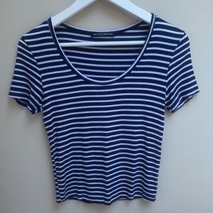 BRANDY MELVILLE T-SHIRT